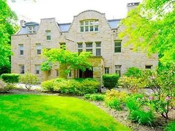 The Mansion At Maple Heights Bed & Breakfast Pittsburgh 2*,  United States